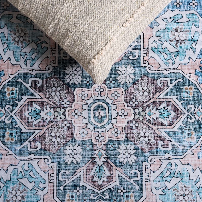 SAFAVIEH Arizona Marja Machine Washable & Slip Resistant Rug