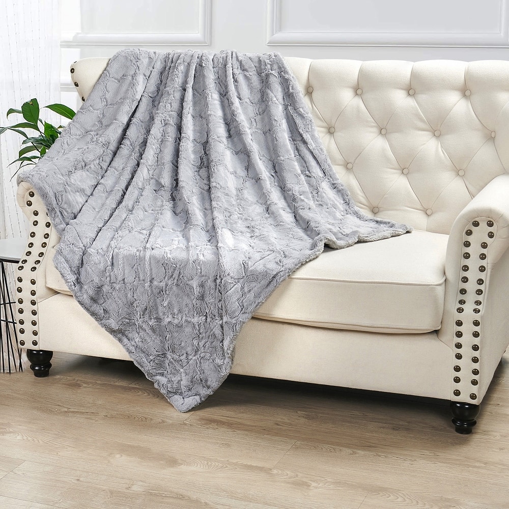 Ashley Brushed Fauxfur Throw with Sherpa and Borrego Backing