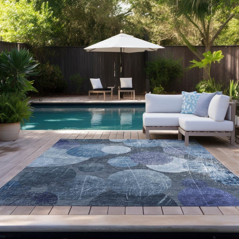 Machine Washable Indoor/ Outdoor Bubbles Chantille Rug