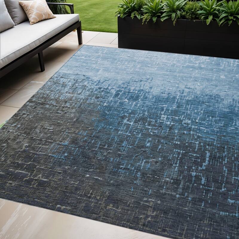 HomeRoots Ombre Transitional Rectangle Outdoor Rug - 5' X 8'