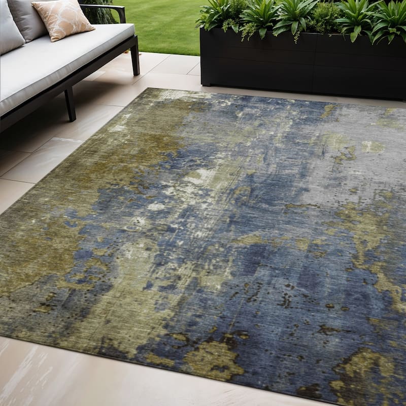 HomeRoots Abstract Transitional Rectangle Outdoor Rug - 5' X 8'