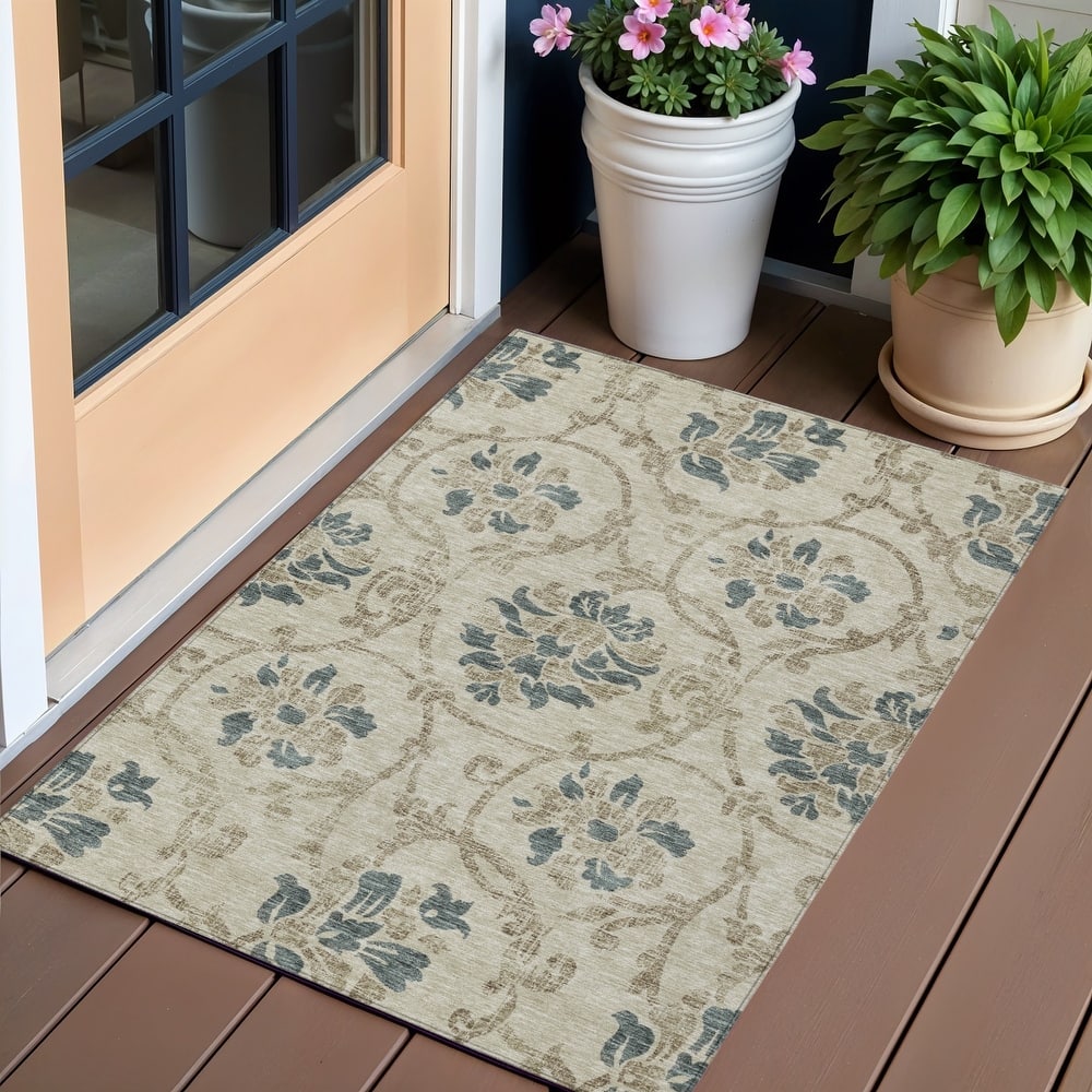HomeRoots Floral Traditional Rectangle Outdoor Rug