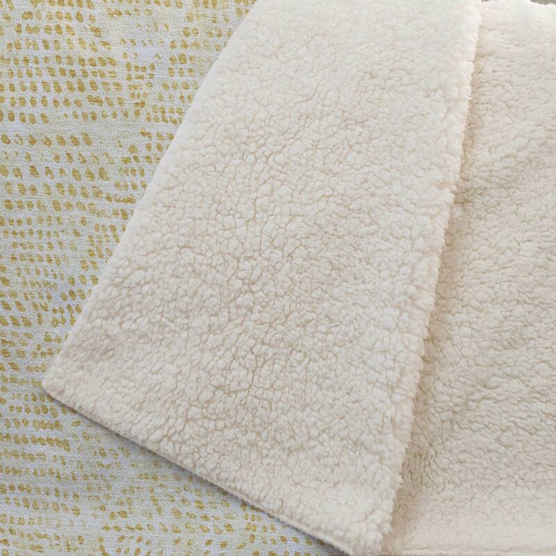 Premium Machine Washable Casual Diamond Sherpa Throw Blanket