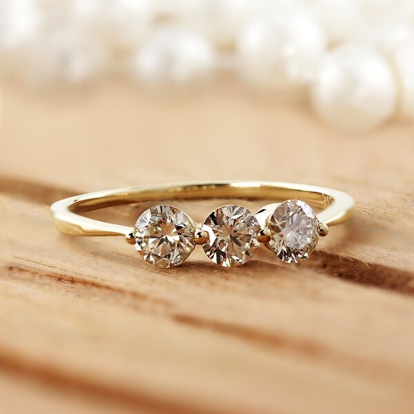 Auriya 10k Gold 3/4ctw 3-Stone Diamond Wedding Band