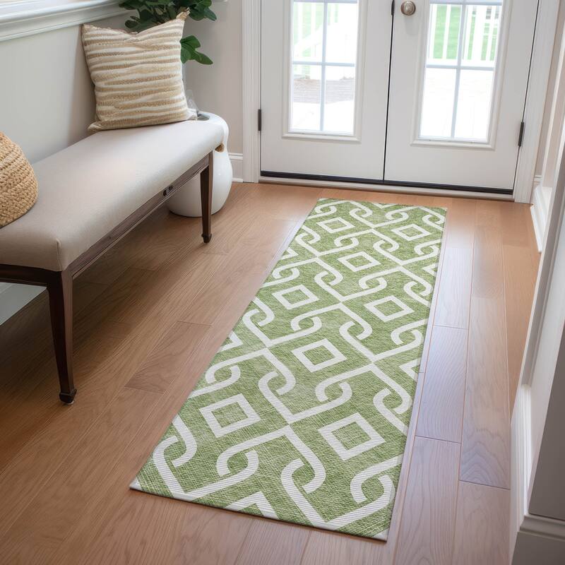 Machine Washable Indoor/ Outdoor Chantille Scroll Trellis Rug - Green - 2'3" x 7'6"