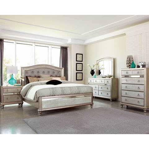 Luxe Metallic Platinum 3-piece Panel Queen Bedroom Set with Dresser