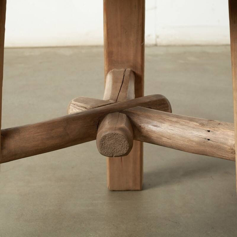Approx.20-23 Inches Round Tables with Three Legs