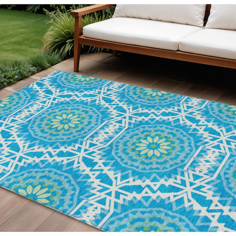 HomeRoots Floral Medallion Transitional Rectangle Outdoor Rug - 10' X 14'