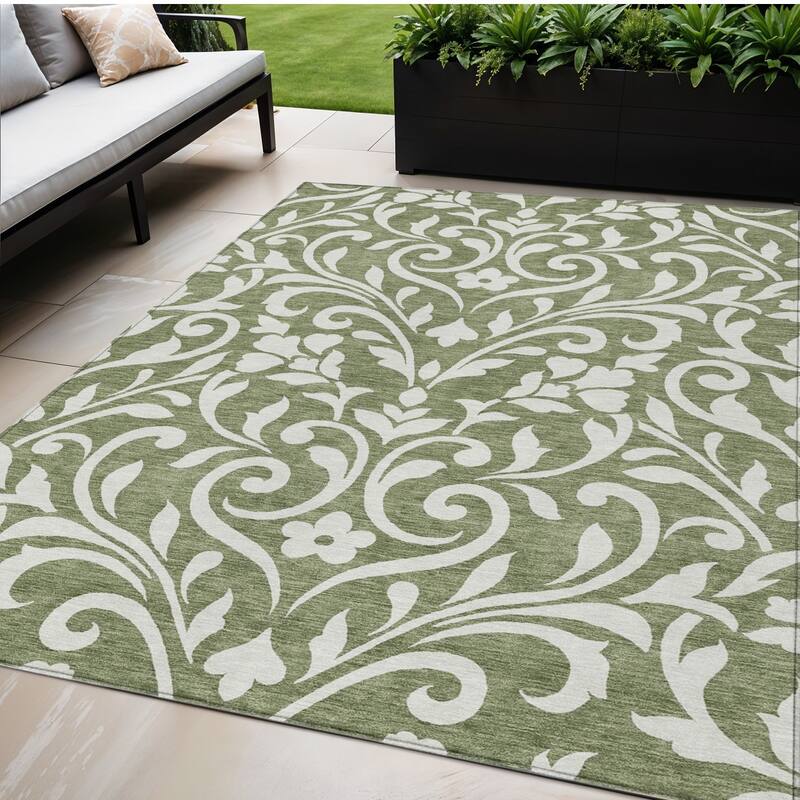 HomeRoots Floral Transitional Rectangle Outdoor Rug - 5' X 8'