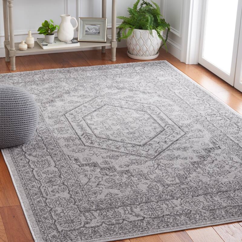 SAFAVIEH Adirondack Cheyenne Rustic Oriental Medallion Rug - 8' Square - Light Grey/Dark Grey