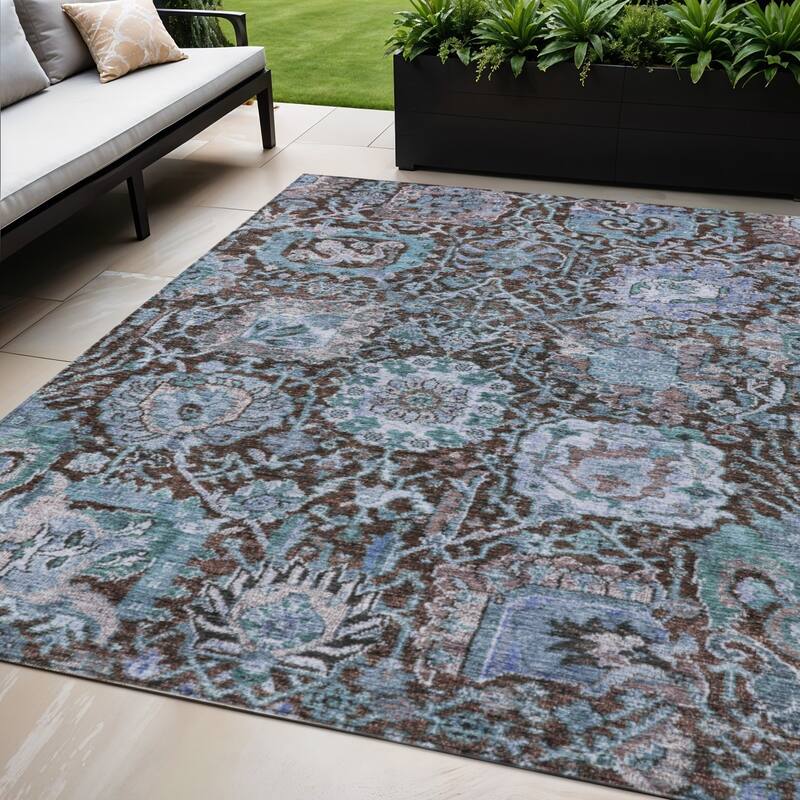 HomeRoots Damask Traditional Rectangle Outdoor Rug - 5' X 8'