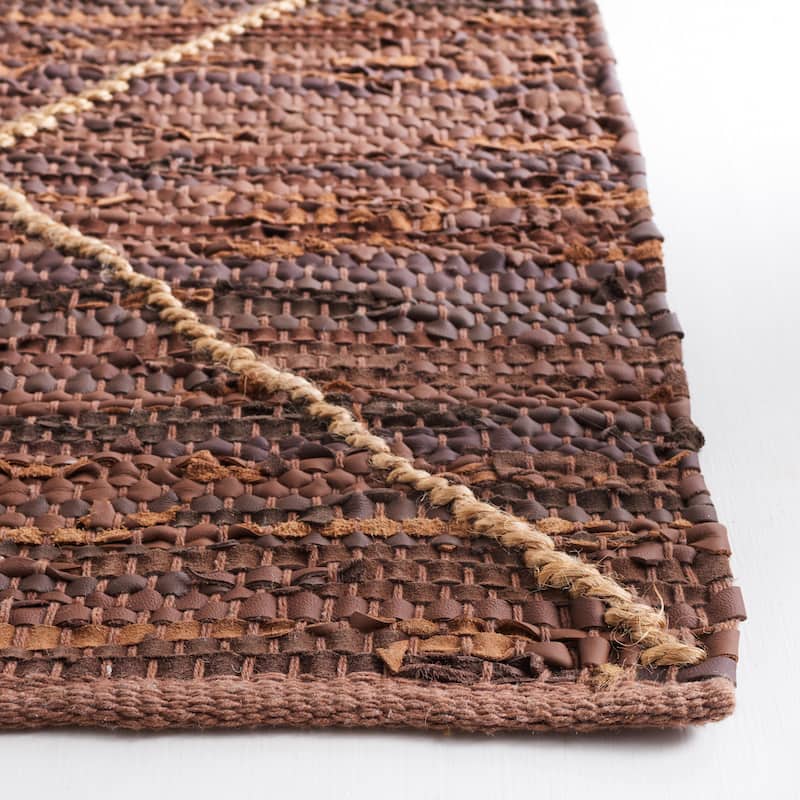 SAFAVIEH Handmade Vintage Leather Latonia Modern Rug