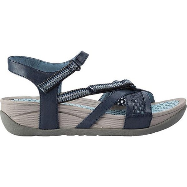 bare traps debera wedge sandal