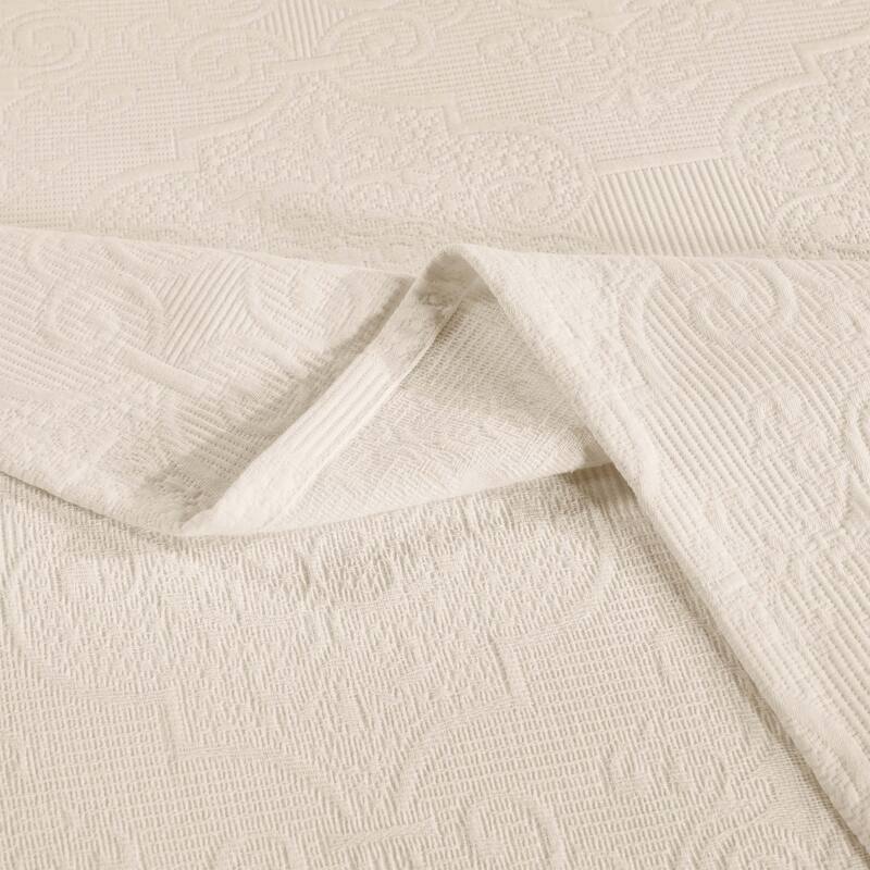 Superior Florin Jacquard Scrolling Medallion Cotton Bedspread Set