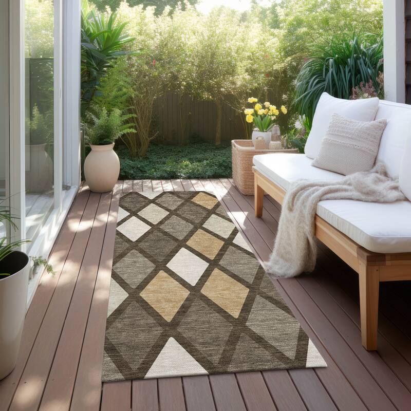 Machine Washable Indoor/ Outdoor Chantille Diamond Prism Rug - Brown - 2'3" x 7'6"