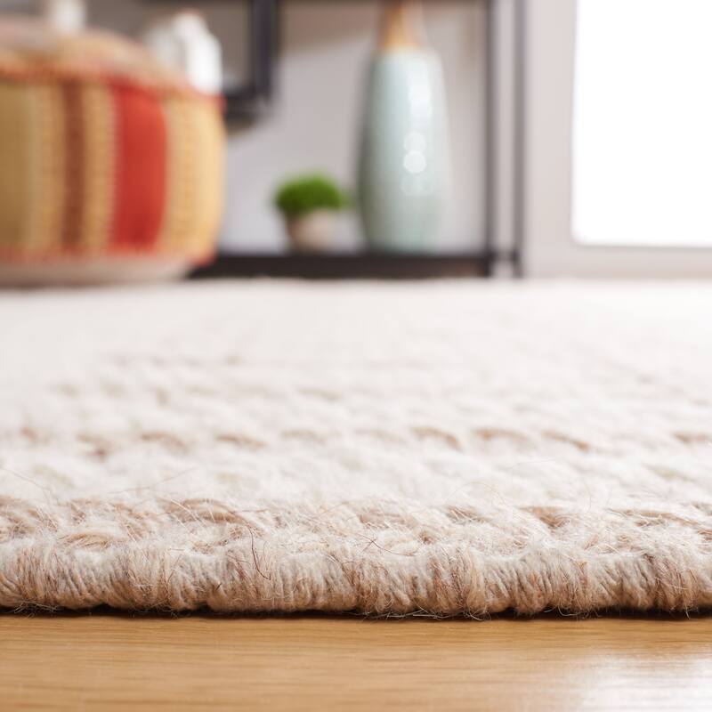 SAFAVIEH Handmade Natura Josyane Rustic Boho Fringe Wool Rug