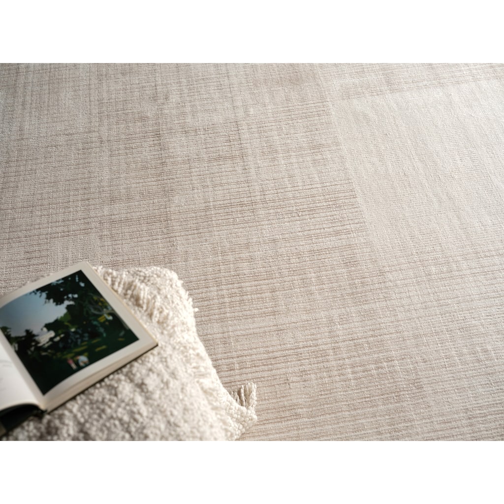 Cantori Handmade Wool/Bamboo Silk in Ivory/Light Beige Area Rug