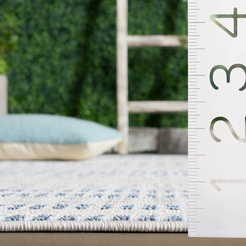 SAFAVIEH Veranda Henar Washable Indoor/Outdoor Rug - Weather Resistant & Easy Cleaning