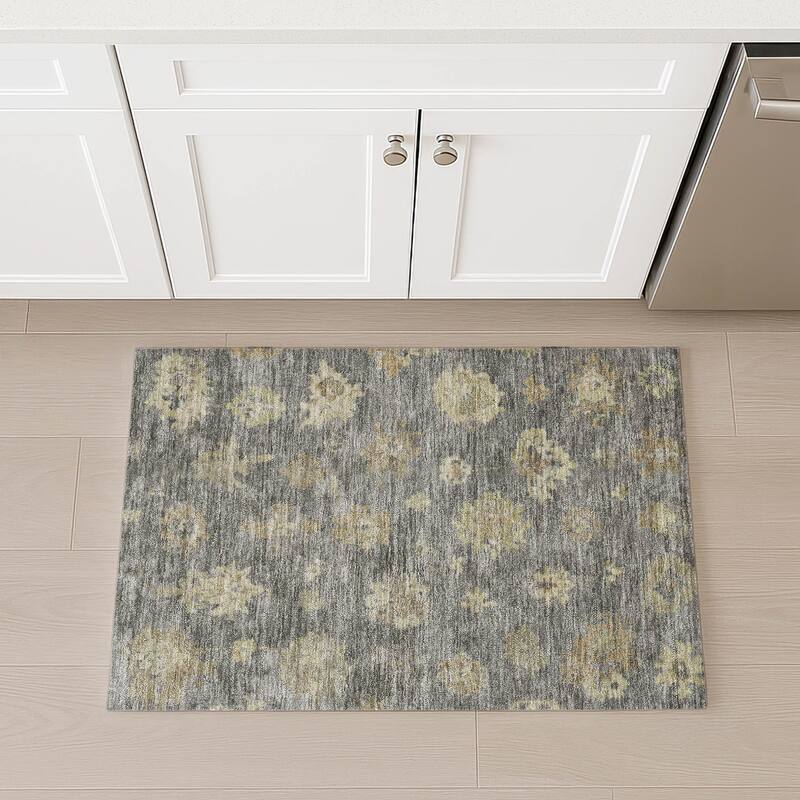 Machine Washable Indoor/ Outdoor Casual Traditional Chantille Rug