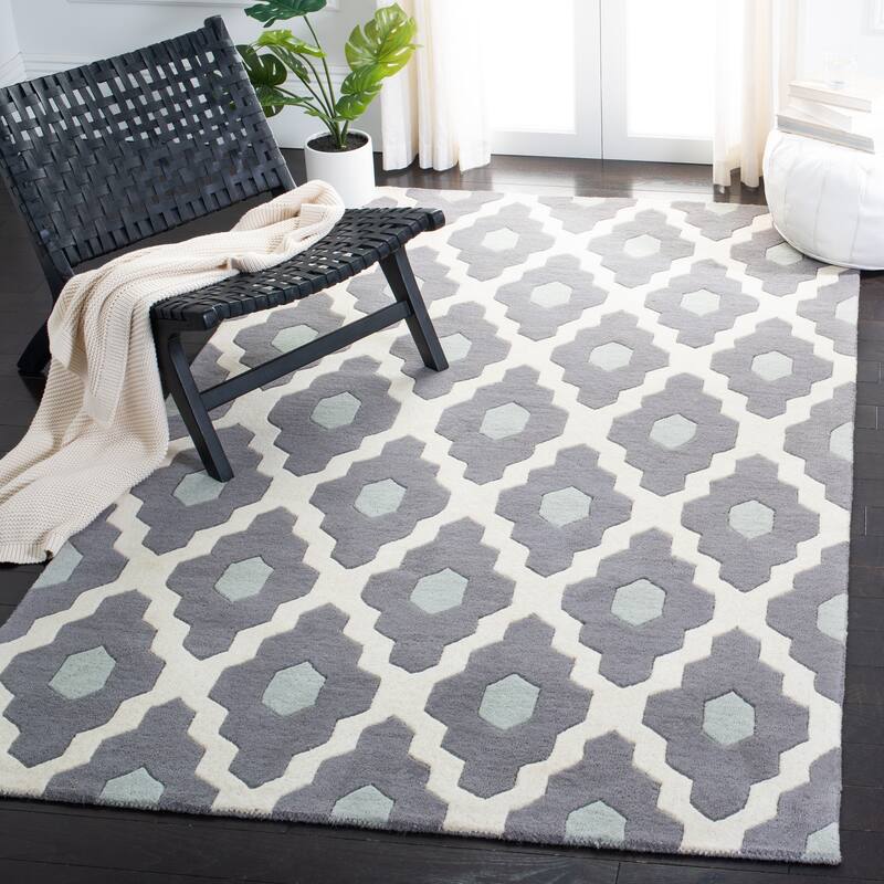 SAFAVIEH Handmade Chatham Sutapa Modern Moroccan Wool Rug - 4' x 6' - Ivory/Dark Grey