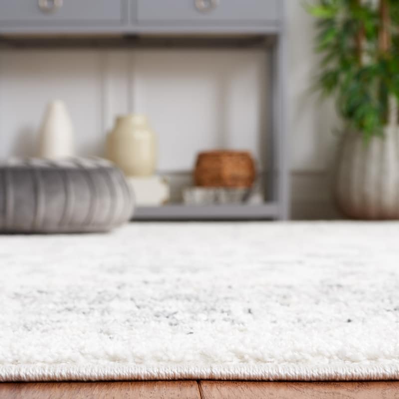 SAFAVIEH Layla Gulen Shabby Chic Farmhouse Rug
