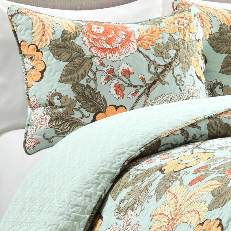 The Curated Nomad Chorro 3-piece Quilt Set
