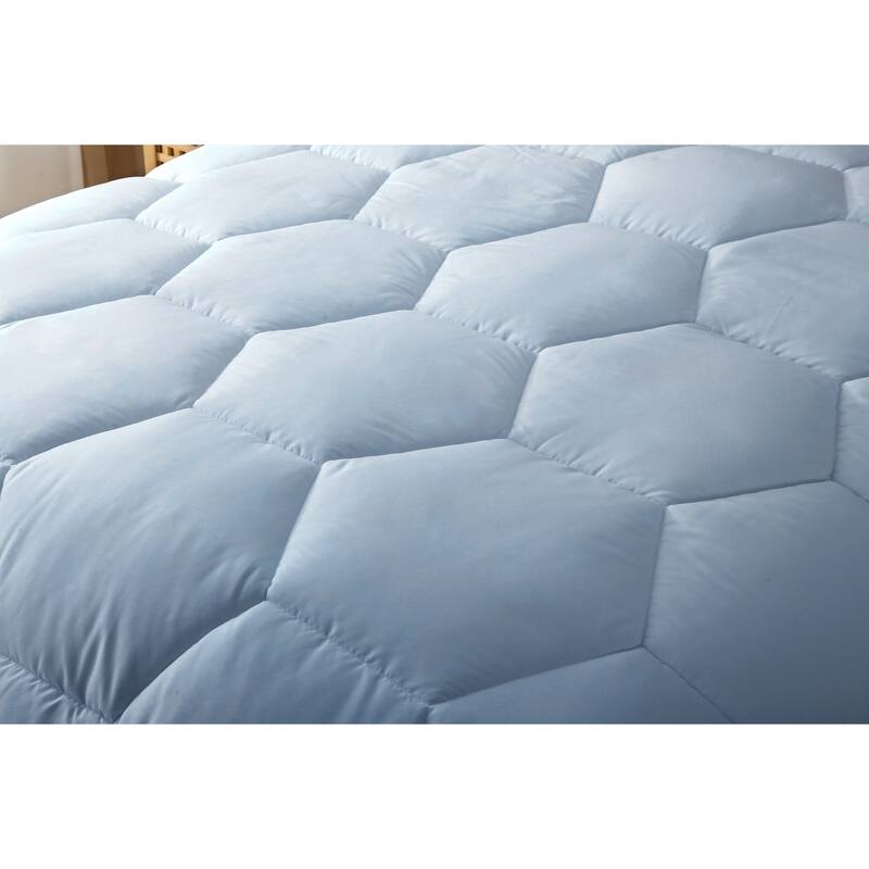 Better Style Home Oversized Microfiber Honeycomb Comforter Insert