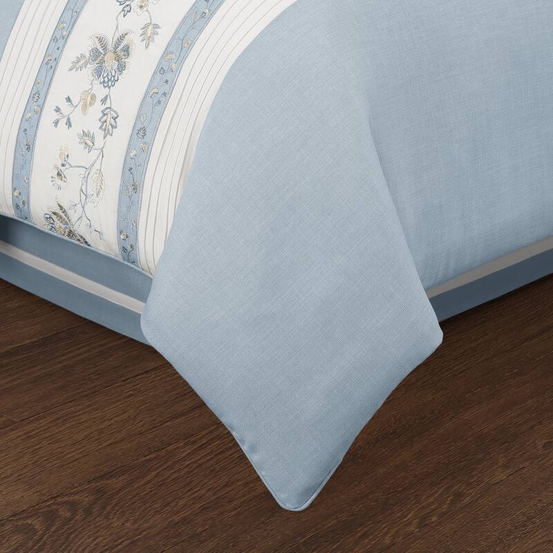 J. Queen New York Garden Bloom Comforter Set - King
