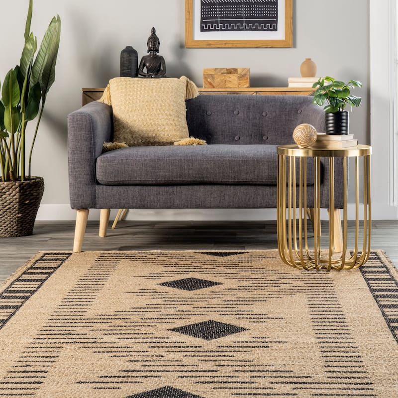 Nuloom Ranae Tribal Zigzag Bordered Jute Area Rug