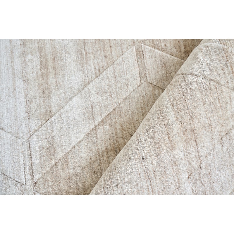 EXQUISITE RUGS Castelli Hand-loomed Bamboo Silk/Wool Light Beige Area Rug.