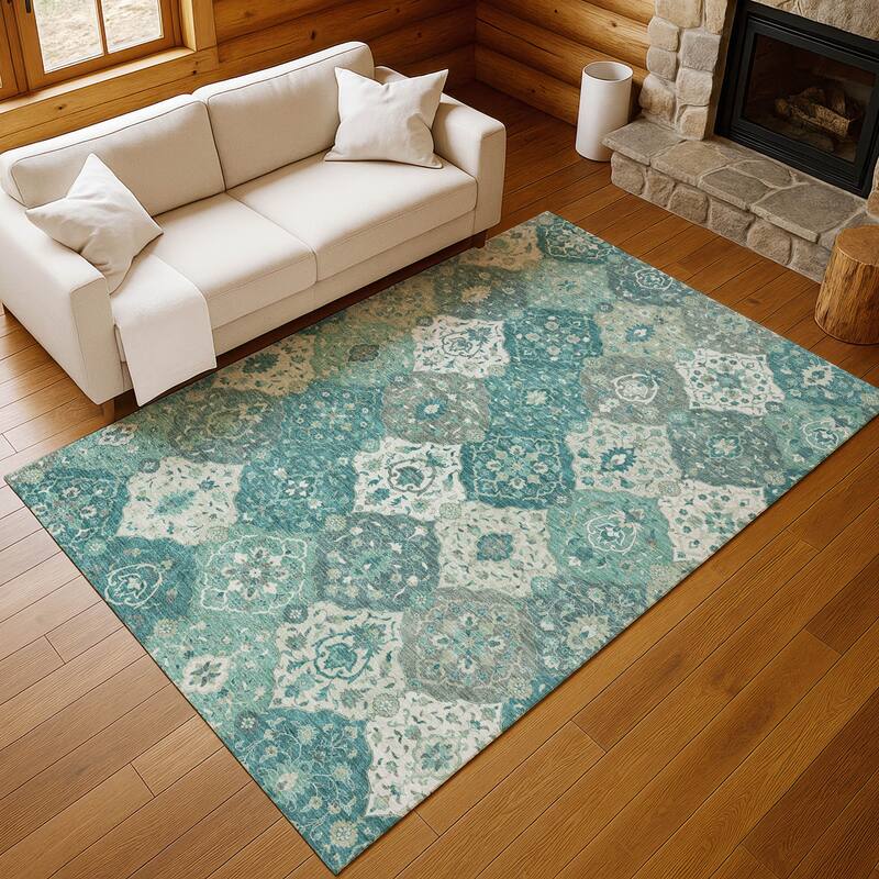 Machine Washable Indoor/ Outdoor Traditional Panel Chantille Rug
