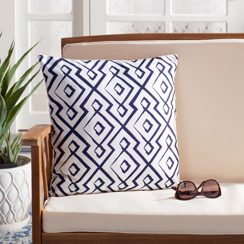 SAFAVIEH 18-inch Lansana Outdoor Pillow