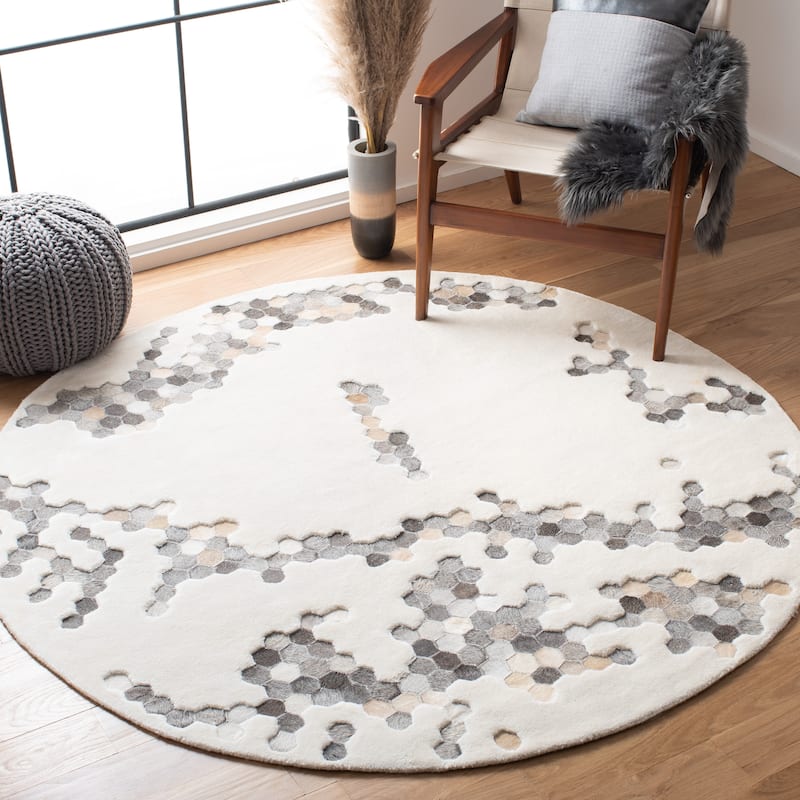 SAFAVIEH Handmade Manhattan Shakti Modern Abstract Silk Rug - 6' Round - Ivory
