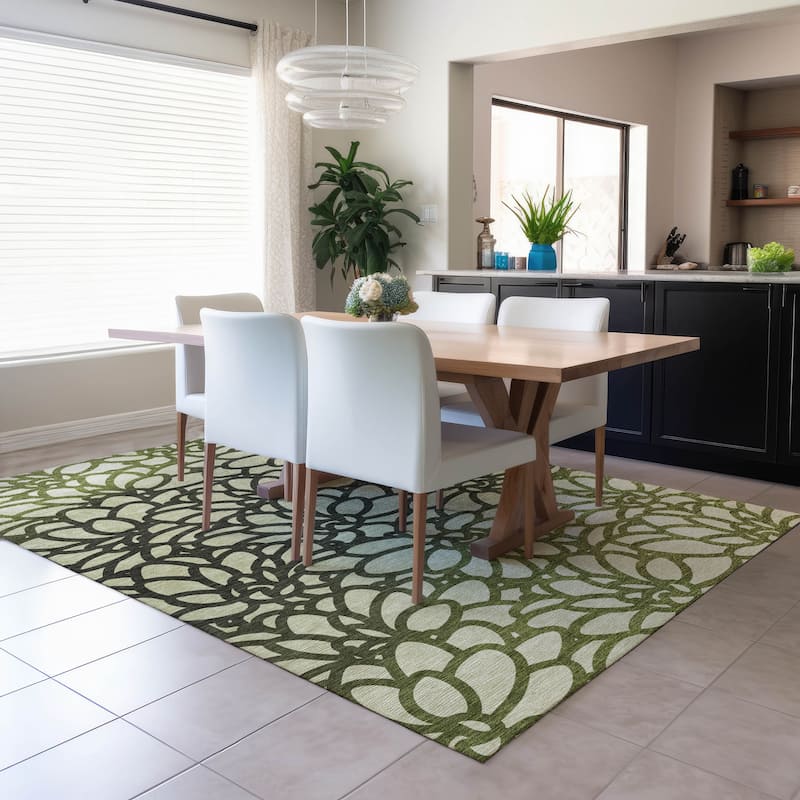 Machine Washable Indoor/ Outdoor Floral Craze Chantille Rug