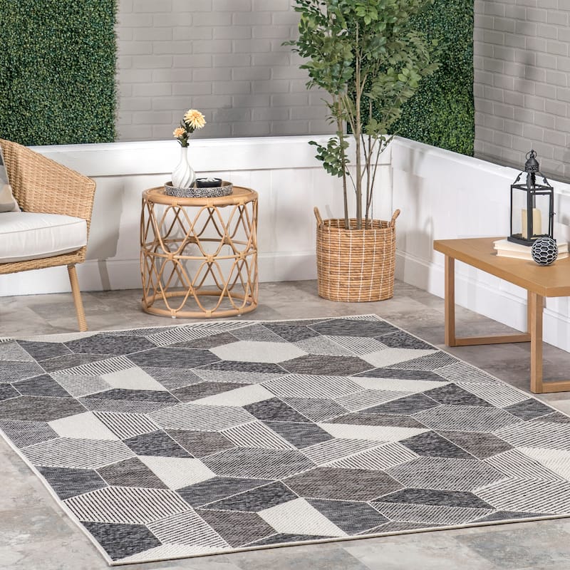 Nuloom Imogene Geometric Indoor/Outdoor Area Rug - 5'3" x 7'7" - Grey
