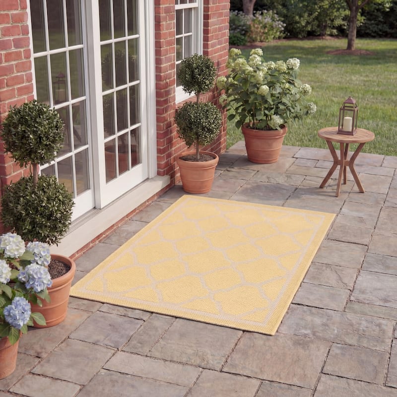SAFAVIEH Courtyard Kristelle Indoor/ Outdoor Waterproof Patio Backyard Rug
