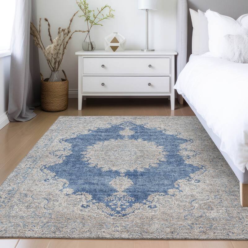 Machine Washable Indoor/ Outdoor Vintage Traditional Chantille Rug