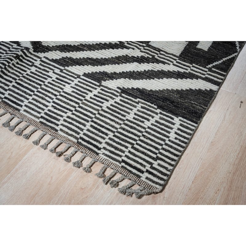 Home Decor Black Hand-Knotted Wool Contemporary Marrakech Handspun Area Rug. Elegant and Durable Rug for Living Room, Bedroom