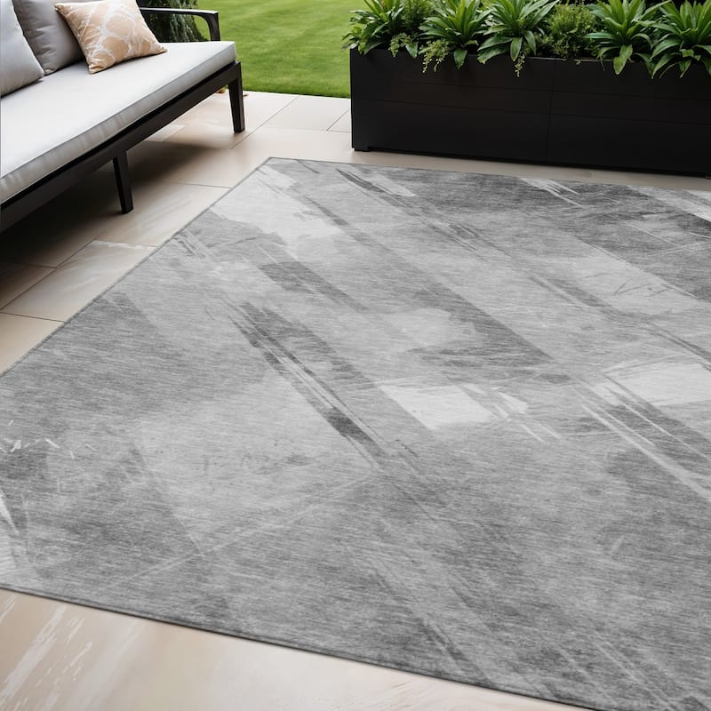 HomeRoots Striped Transitional Rectangle Outdoor Rug - Grey/Silver - 5' X 8'