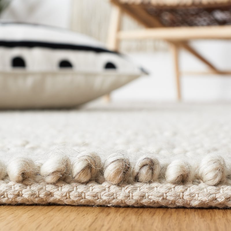 SAFAVIEH Handmade Natura Eduina New Zealand Wool Rug