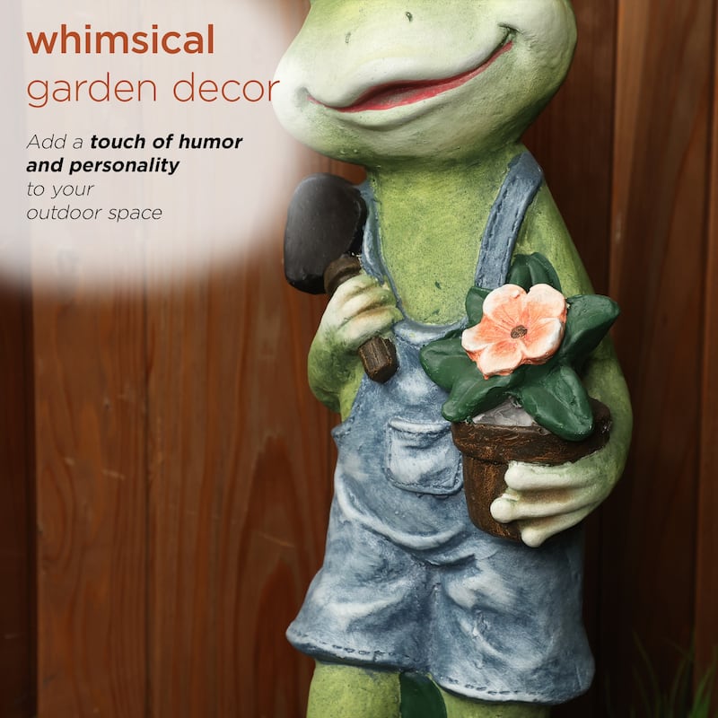 Gardener Frog Statue