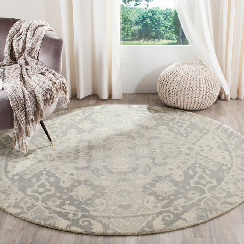 SAFAVIEH Handmade Restoration Vintage Boho Filareta Wool Rug - 6' Round - Light Grey/Ivory