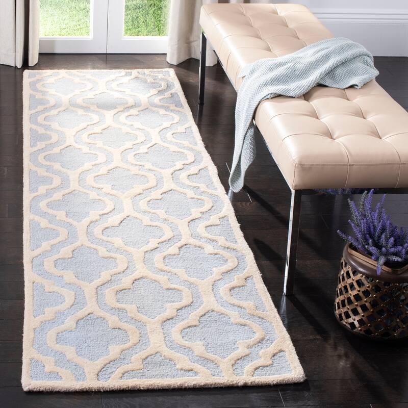 SAFAVIEH Handmade Cambridge Allana Modern Moroccan Wool Rug - 2'6" x 6' Runner - Light Blue/Ivory