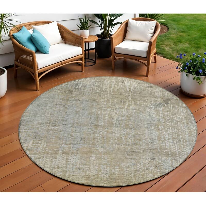 HomeRoots Abstract Transitional Rectangle Outdoor Rug - 8' Round