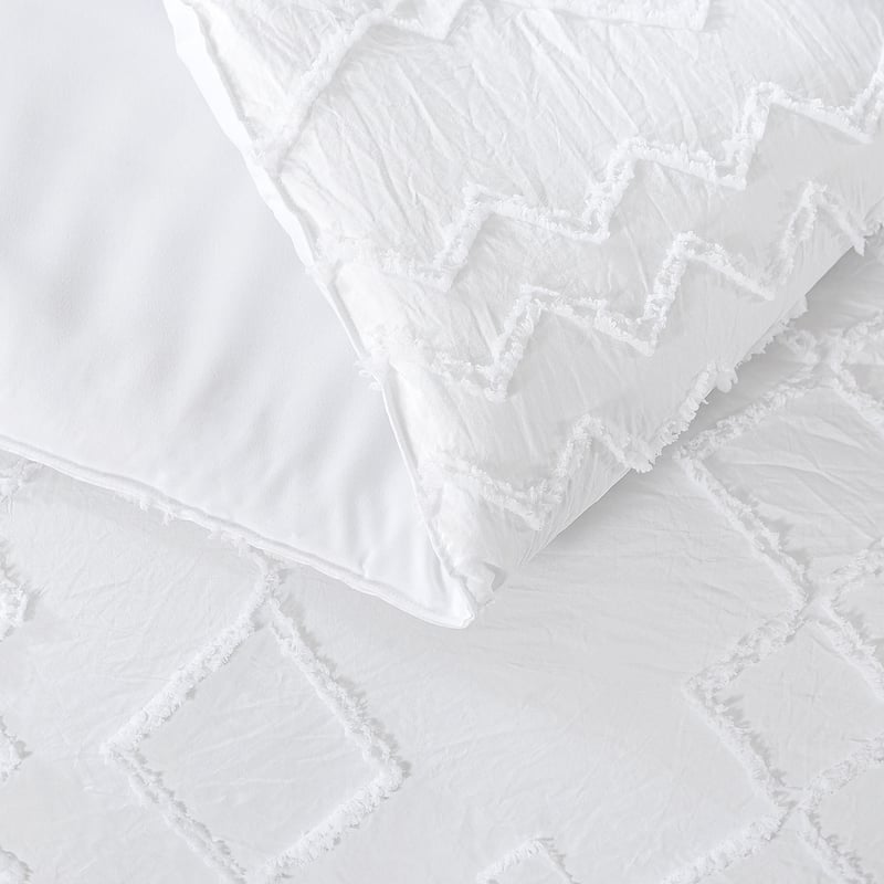 Lightweight Tufted Comforter Set Embroidery Geometric Comforter Sets for All Season