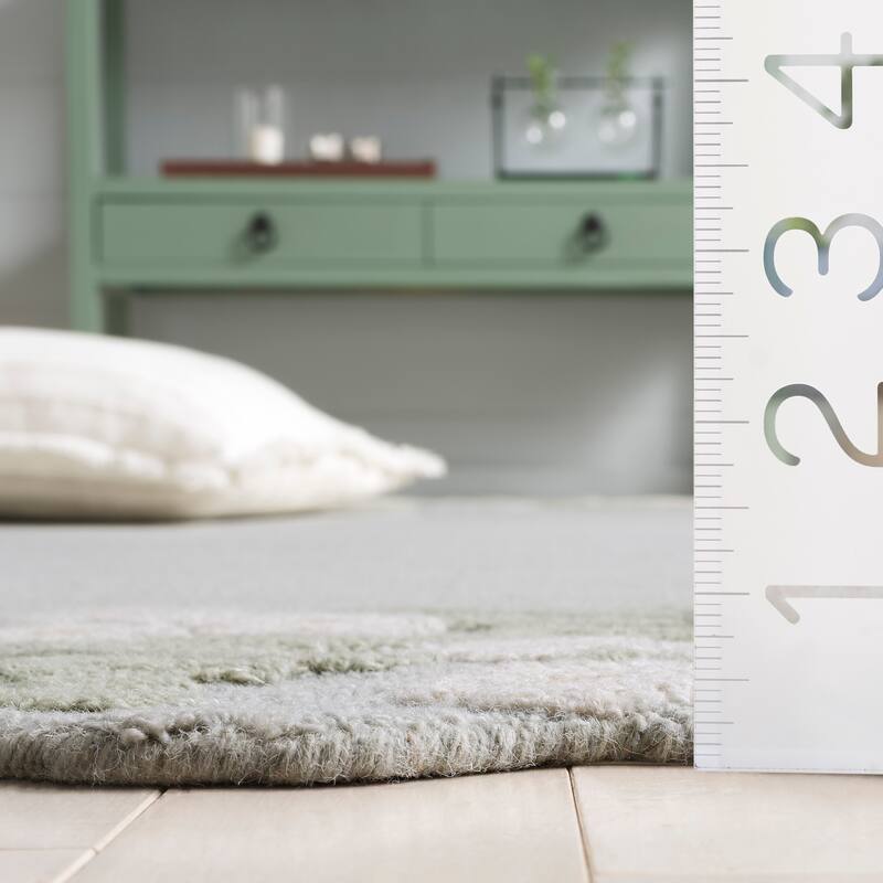 SAFAVIEH Handmade Jardin Benvenuta Floral Wool Rug