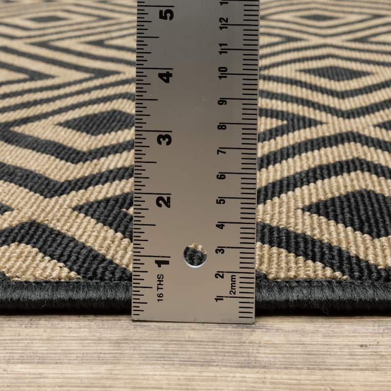 Vista Home Malta Black/Tan Diamond Indoor-Outdoor Rug.