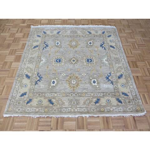 Hand Knotted Light Gray Oushak with Wool Oriental Rug (6' x 6') - 6' x 6'