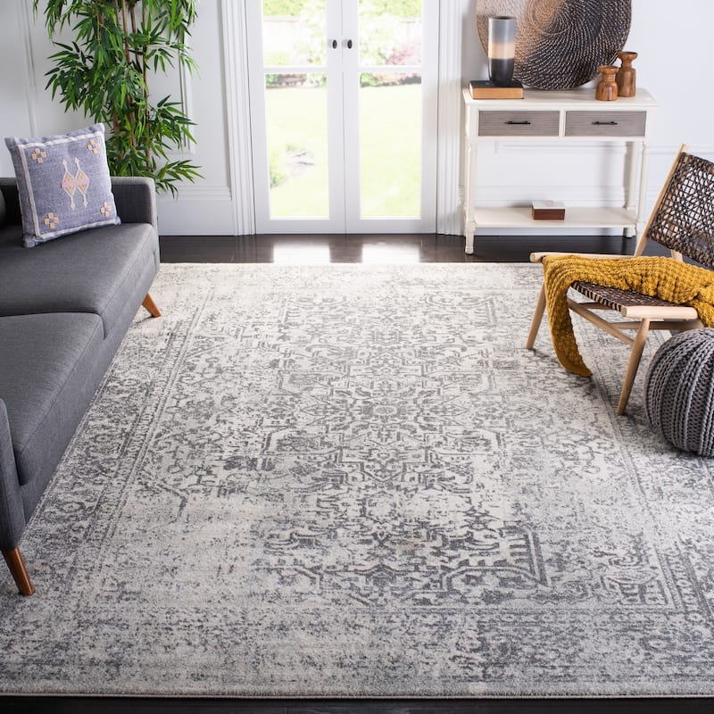SAFAVIEH Evoke Quinn Vintage Distressed Rug