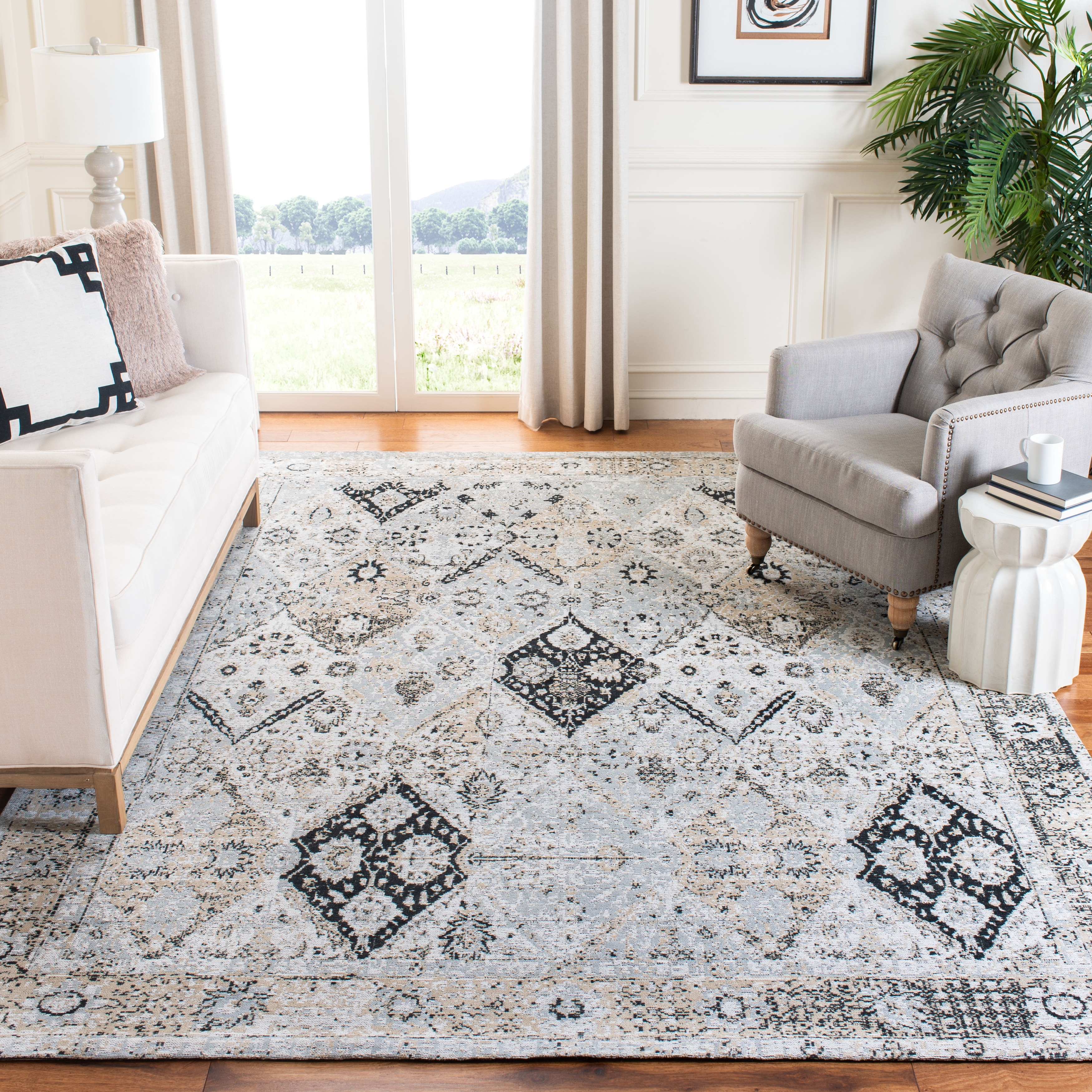 SAFAVIEH Handmade Classic Vintage Haida Oriental Ivory/Silver Chenille Rug